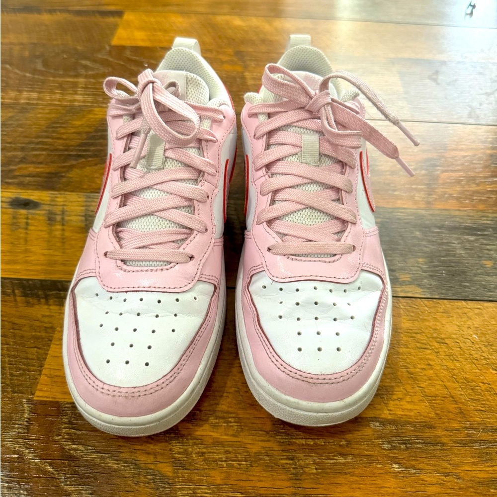 Nike Court Borough Low 2. Size y5.